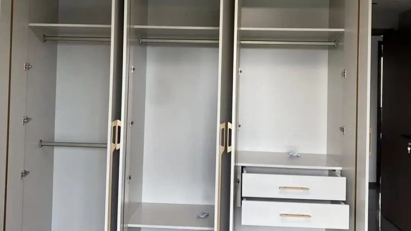 定制家具VS成品家具：如何选择更适合您的家居解决方案